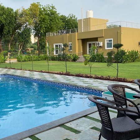 Raas Vilas - Boutique Farm House With Pool Tāoru 外观 照片