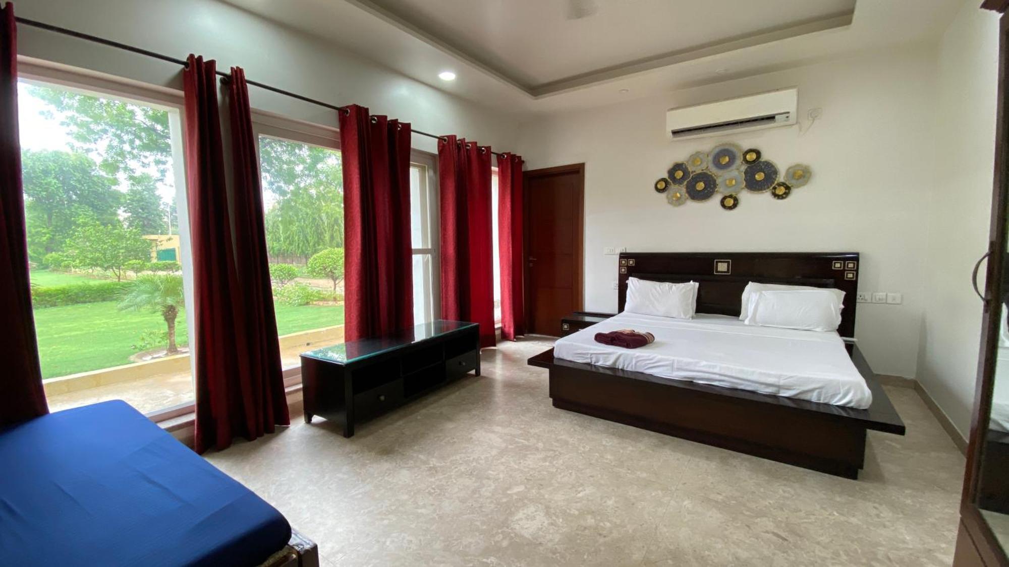 Raas Vilas - Boutique Farm House With Pool Tāoru 外观 照片